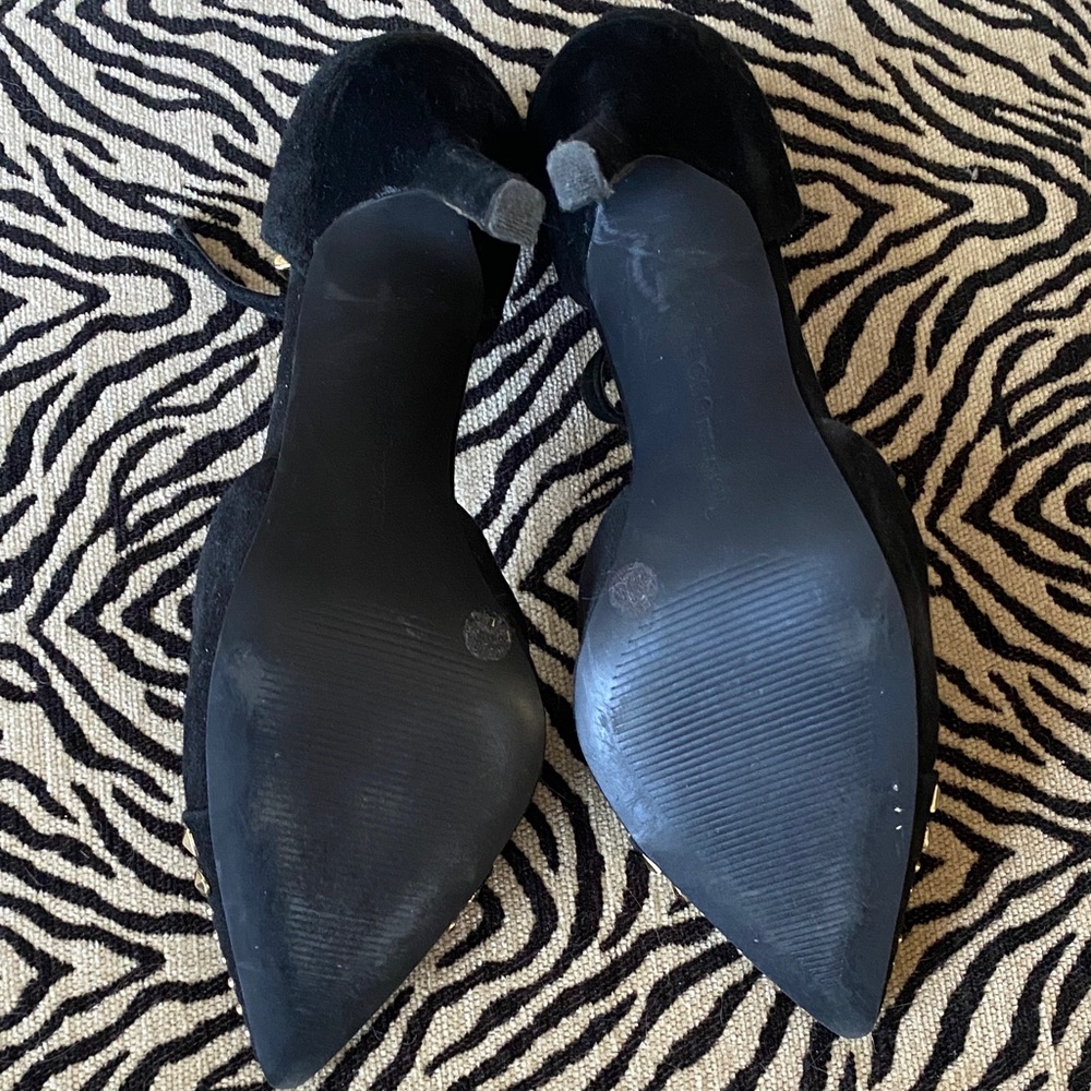 BCBG NWOT Studded Suede Black t strap pointed toe heel 6.5 - Picture 2 of 4